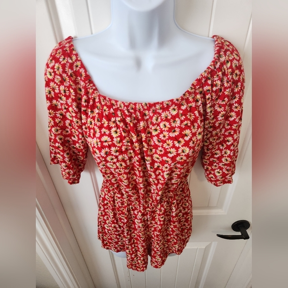 See you Monday off the shoulder red romper w/ yellow daisies Size M | Like New - Picture 9 of 11